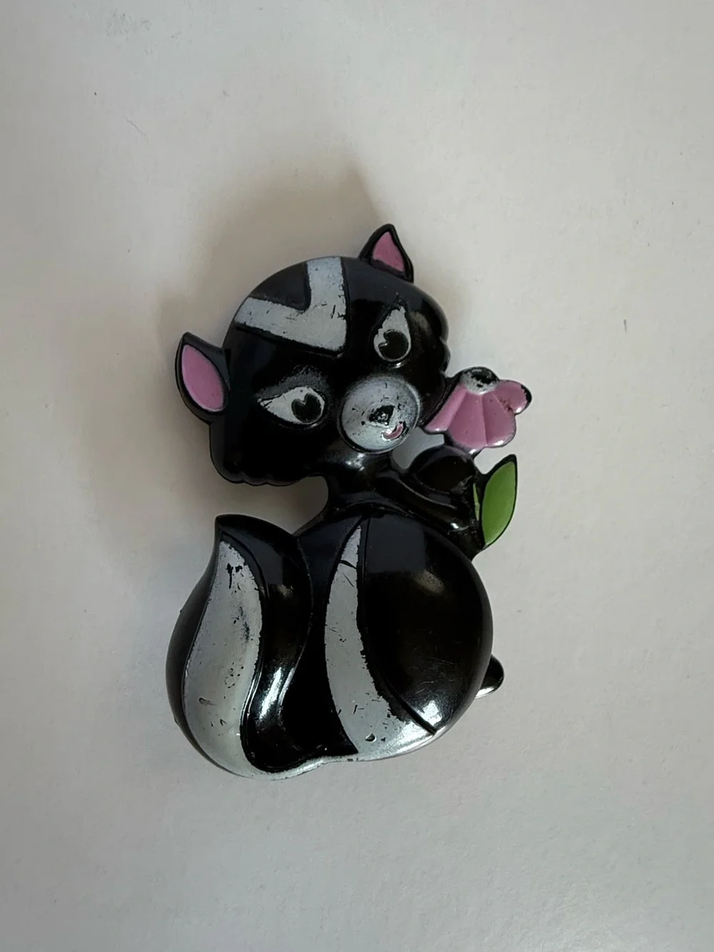 Vintage 1972 Avon Sniffy Pin
